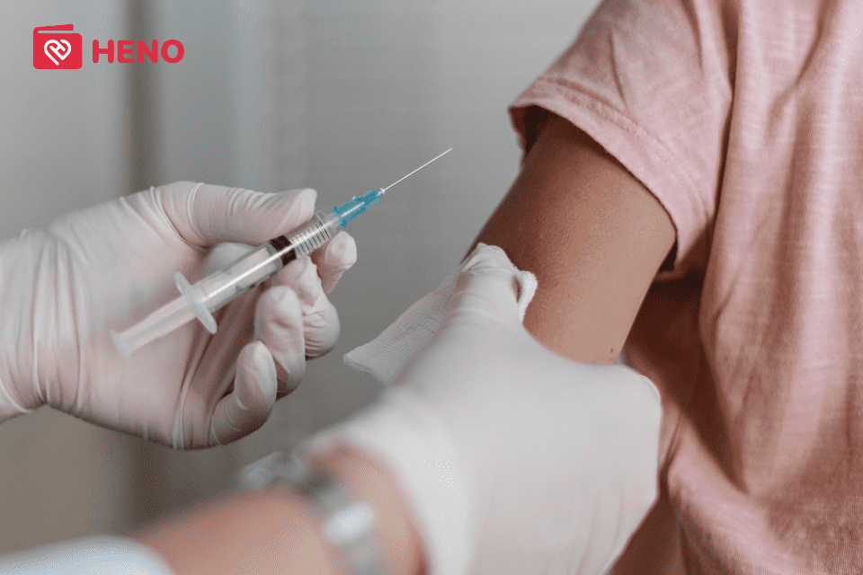 Bệnh viêm gan bí ẩn ở trẻ có phải là di chứng sau tiêm vắc-xin COVID-19?